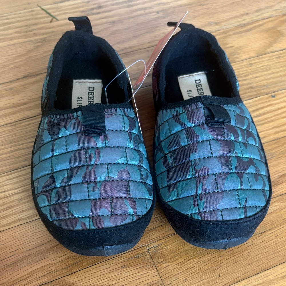 *Deer Stags Kids Quilted Slip-On Shoes in Teal and Black Camo